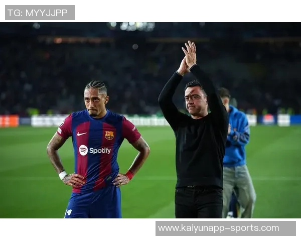 巴萨绯闻新星F阿斯拉尼现场观战加泰德比与哈维合影引关注